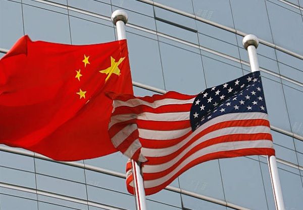 الرئيس الصيني يلتقي رؤساء شركات أمريكية كبرى لطمأنتهم بشأن آفاق نمو الاقتصاد وتعزيز الحوار