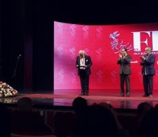 أيمن زيدان  يحصد جائزة  الفجر السينمائي (فيديو)