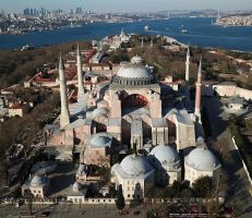 يونسكو: لجنة التراث العالمي قد تراجع وضع متحف آيا صوفيا إذا تم تحويله إلى مسجد