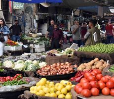 الأسعار ارتفعت 25% خلال الأيام الماضية.. غرفة تجارة دمشق : لجم التضخم بحد ذاته رفع للرواتب